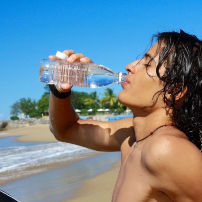  6 cosas que le pasan a tu cuerpo cuando no tomas suficiente agua