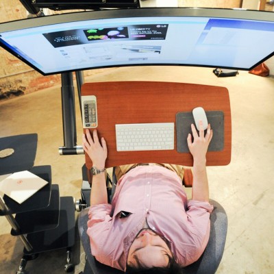  Trabajar acostado, el escritorio que puede cambiar la vida en la oficina