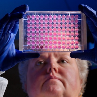  Gigantes farmaceúticos piden luchar contra superbacterias