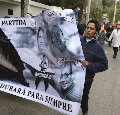  Familiares de víctimas marchan a un año de explosión en Hospital Materno de Cuajimalpa