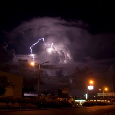  Prevén tormentas eléctricas en gran parte del país