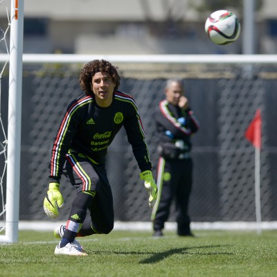  Le cierran las puertas del tricolor a Memo Ochoa