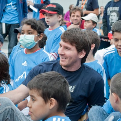  Messi financia investigación de cáncer infantil