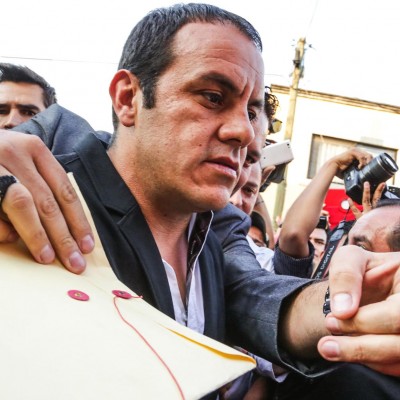  ‘El Temo’ evita a los medios; su jefa de prensa empuja a reporteras