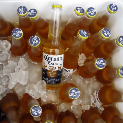  Retiran cerveza Corona Extra en EU por contener partículas de vidrio