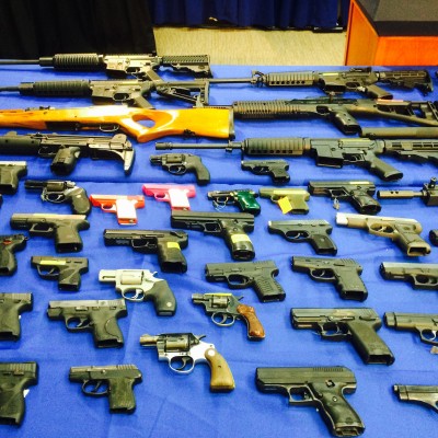  Caen 21 traficantes en Arizona, querían introducir 100 armas a México