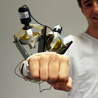  El guante para evitar los temblores del Parkinson