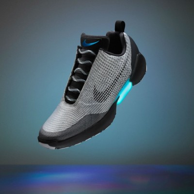  (Video) Las nuevas y futuristas zapatillas de Nike que se atan solas