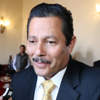  Y Gallardo decidió despilfarrar en medios