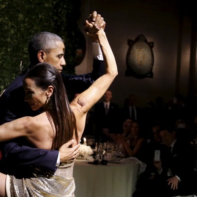  (Video) Barack Obama baila tango durante cena presidencial en Argentina