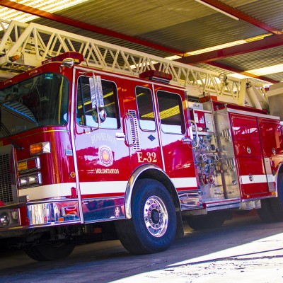  Reitera Carreras apoyo a Bomberos para recuperar equipo perdido por incendio