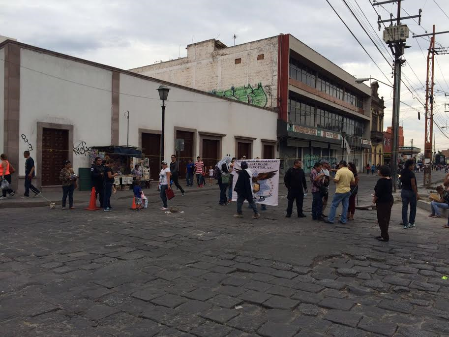  Tercer día de manifestaciones; policías estatales desquician el centro histórico