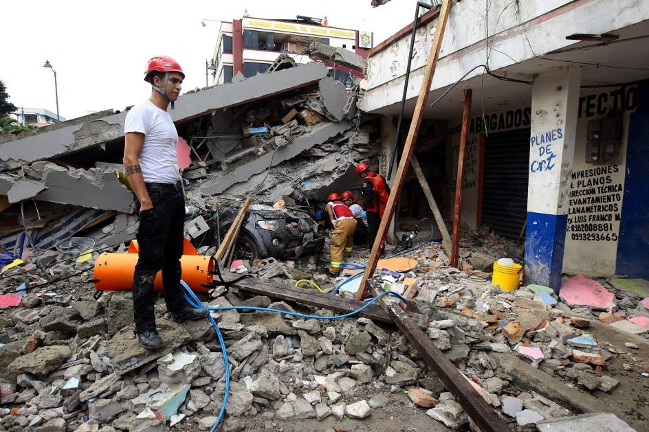  Ecuador: más de una decena de potentes terremotos ha dejado al menos 272 muertos