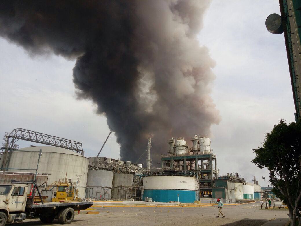  Explota planta de Pemex en Veracruz: 136 heridos