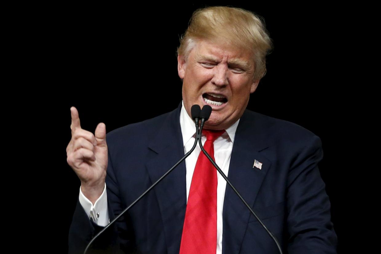  Trump pide a sus rivales que dejen la carrera por la candidatura