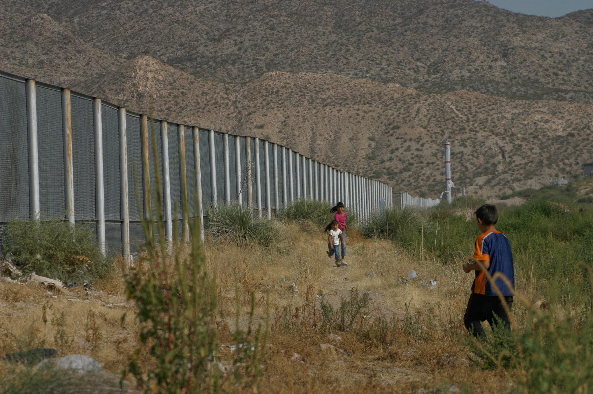  “Polleros” abandonan a niña de dos años en frontera de Texas