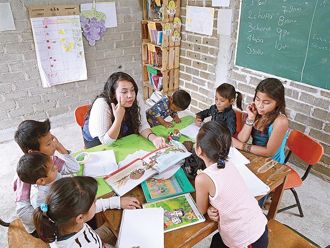  Hay 400 mil niños errantes; CONAFE les lleva educación