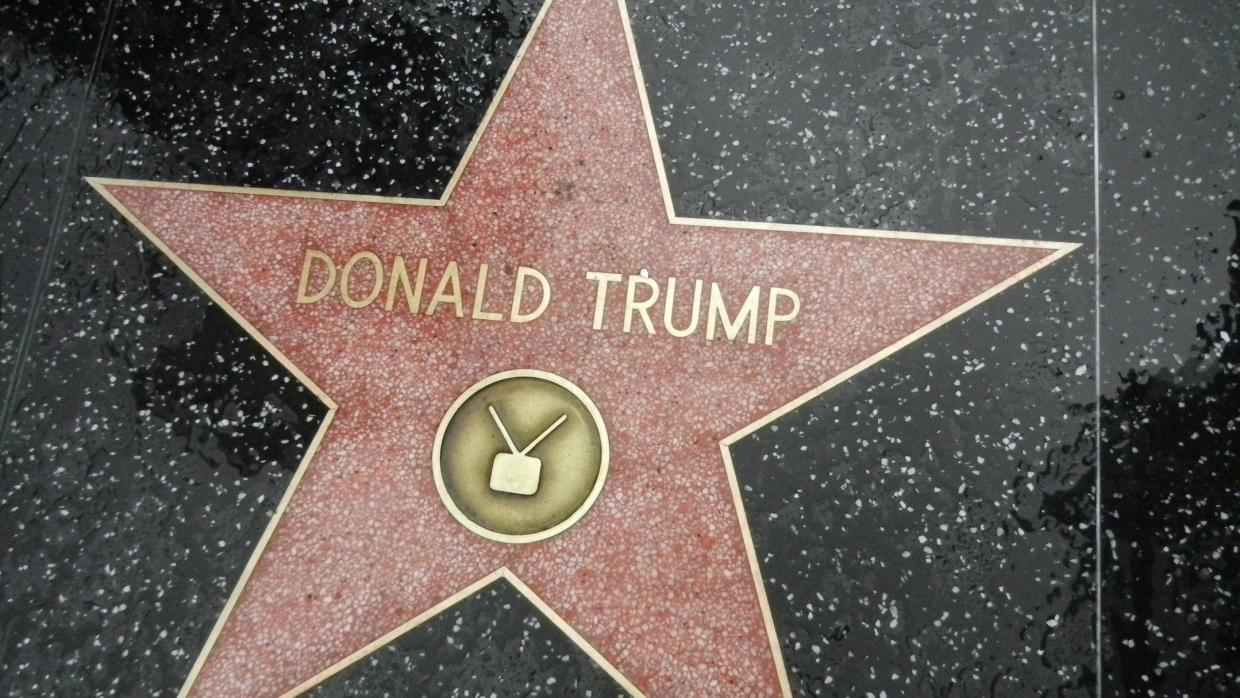  Aumenta la presión para retirar la estrella de Donald Trump de Hollywood