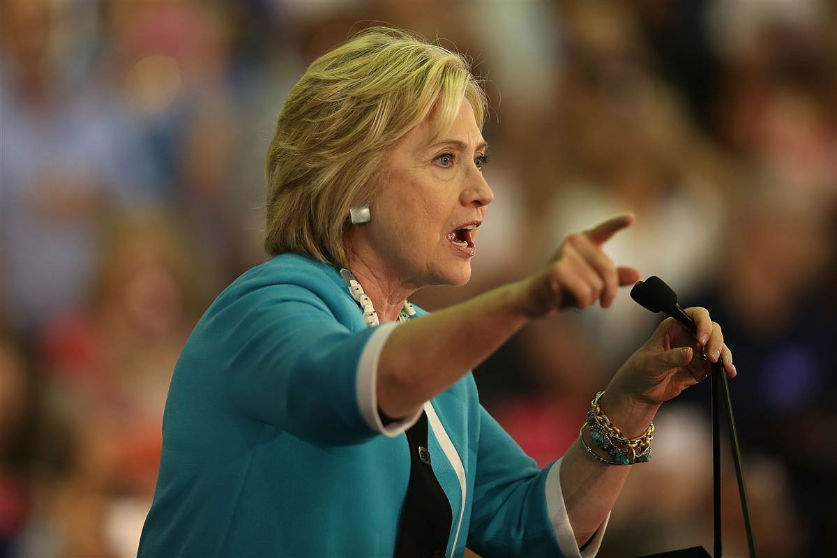  No descansaría hasta aclarar desaparición de normalistas: Clinton