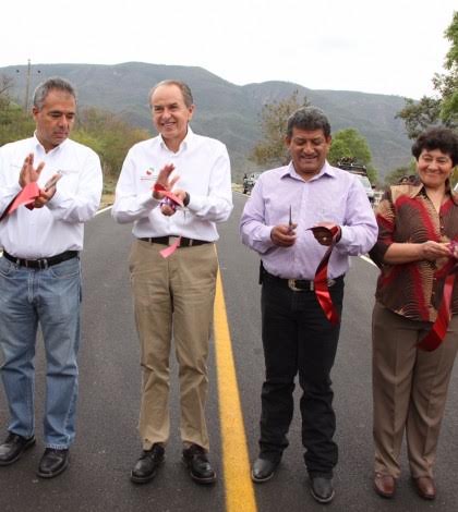  Carreras pasea por Santa Catarina para demostrar “cercanía” con indígenas