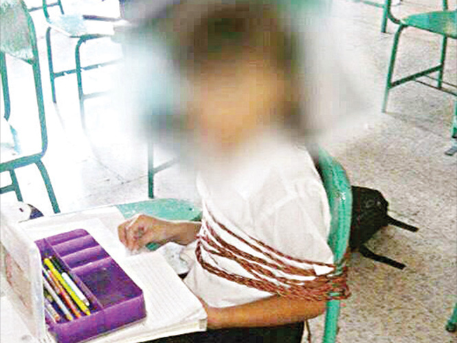  Maestra amarra en Veracruz a niña de primaria “por inquieta”