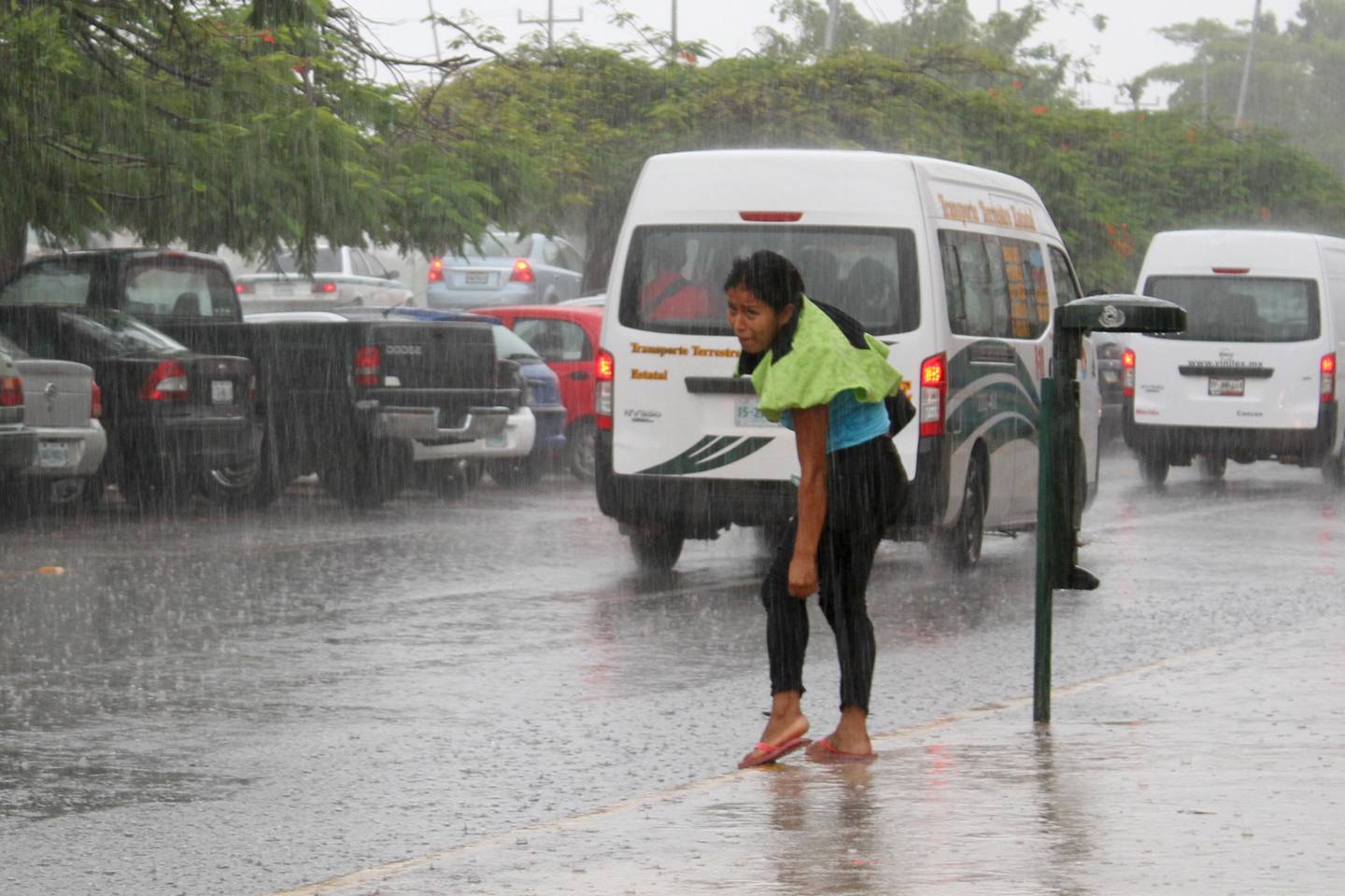  Se esperan lluvias en 20 entidades y más de 35 grados en 17