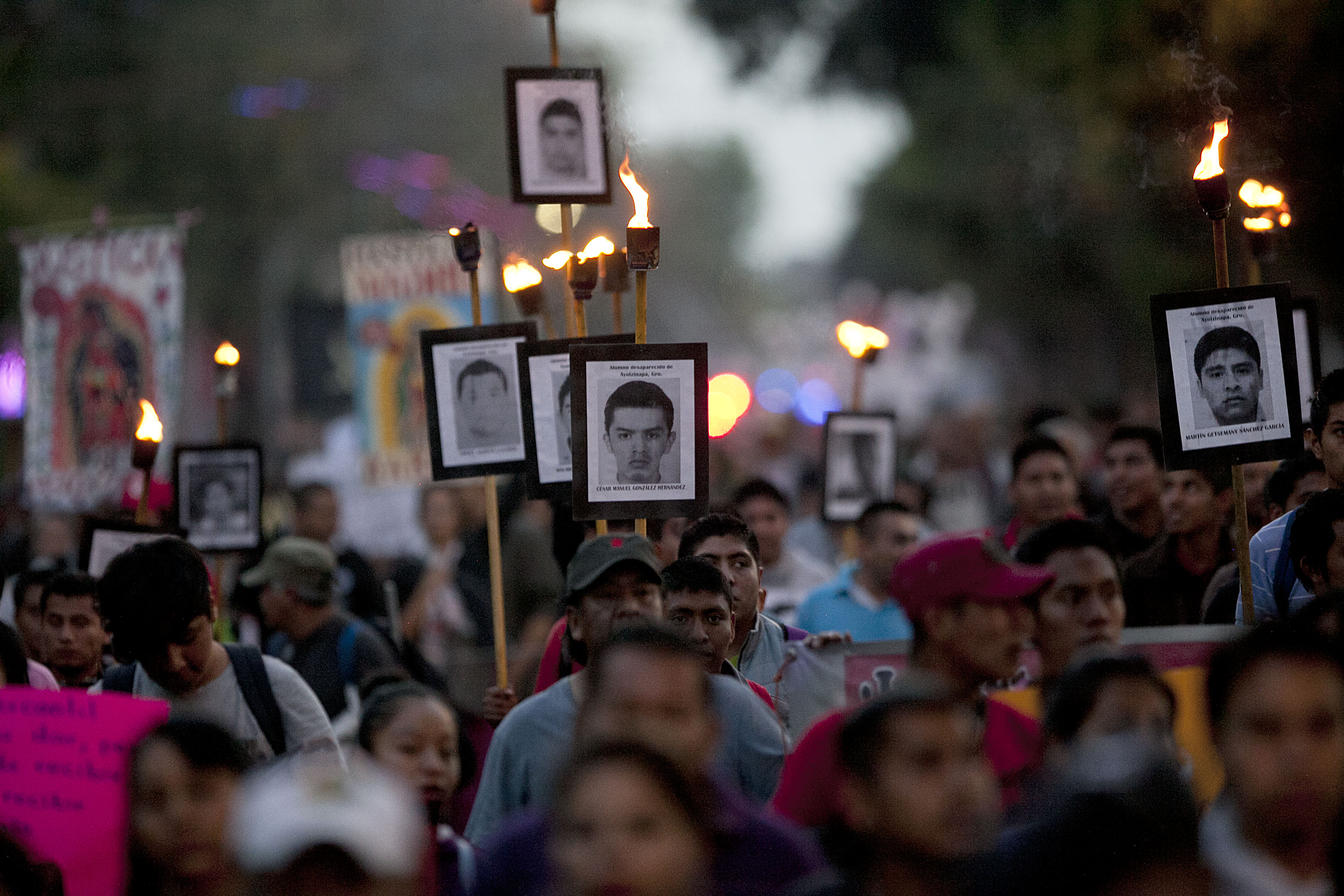  La PGR no tiene fichas de identidad de los 43; investigación sin datos esenciales