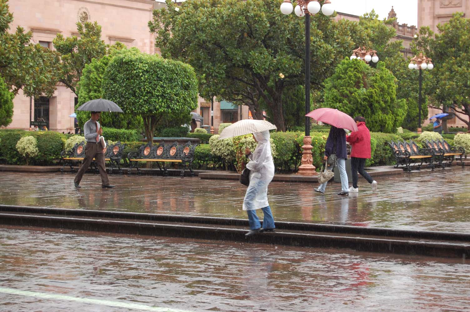  Continuarán lluvias fuertes en norte y centro del país