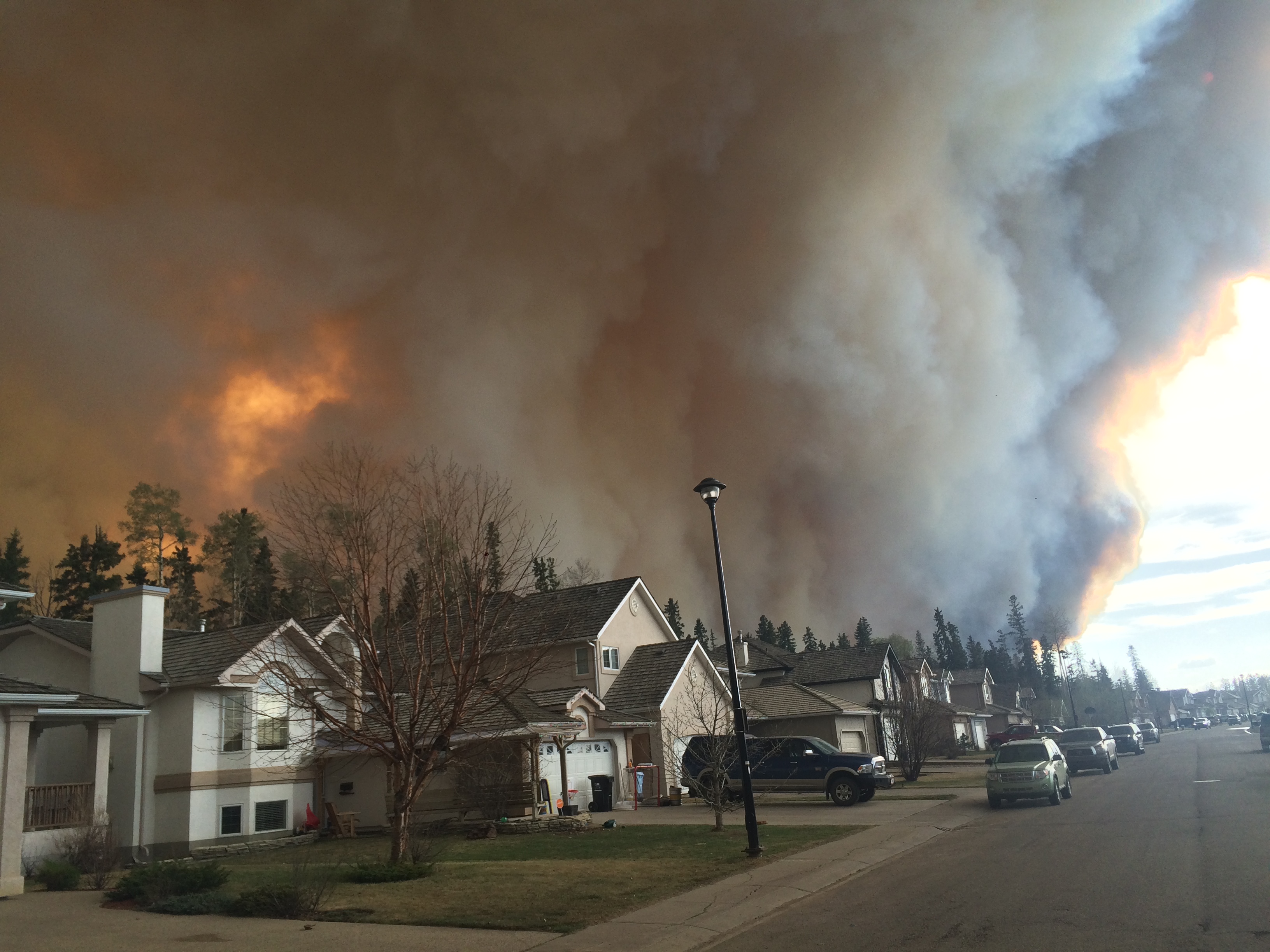  Incendio en Canadá sigue lejos de ser controlado