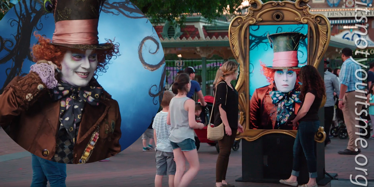  (Video) Así sorprende Johnny Depp a visitantes de Disneyland