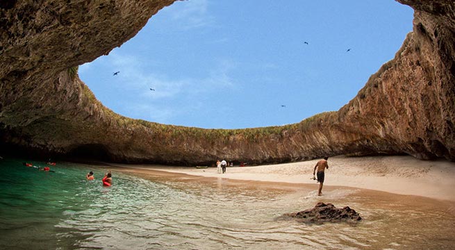  Playa del amor, Nayarit: Hasta chicles pegados había en corales