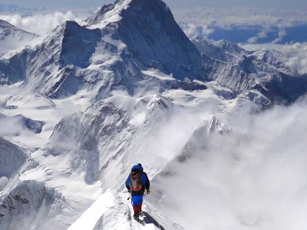  Muere un alpinista al descender del Everest