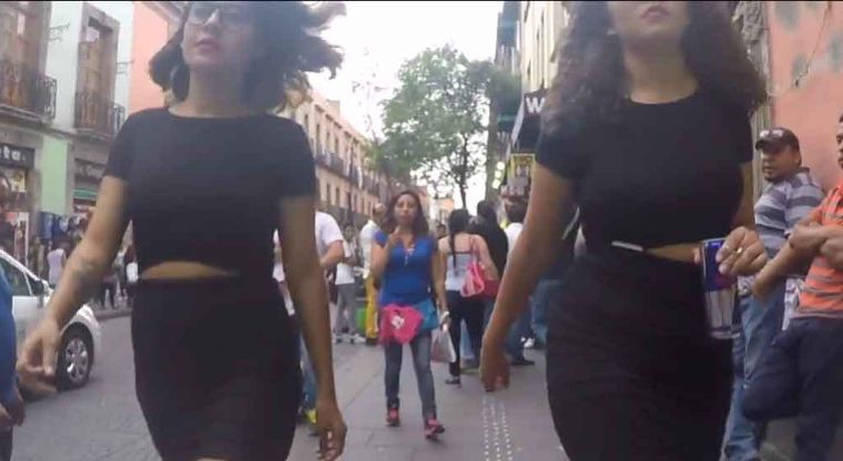  (Video) ¿Tienes algo qué decirme?; ‘Las morras’ enfrentan a acosadores sexuales en la calle