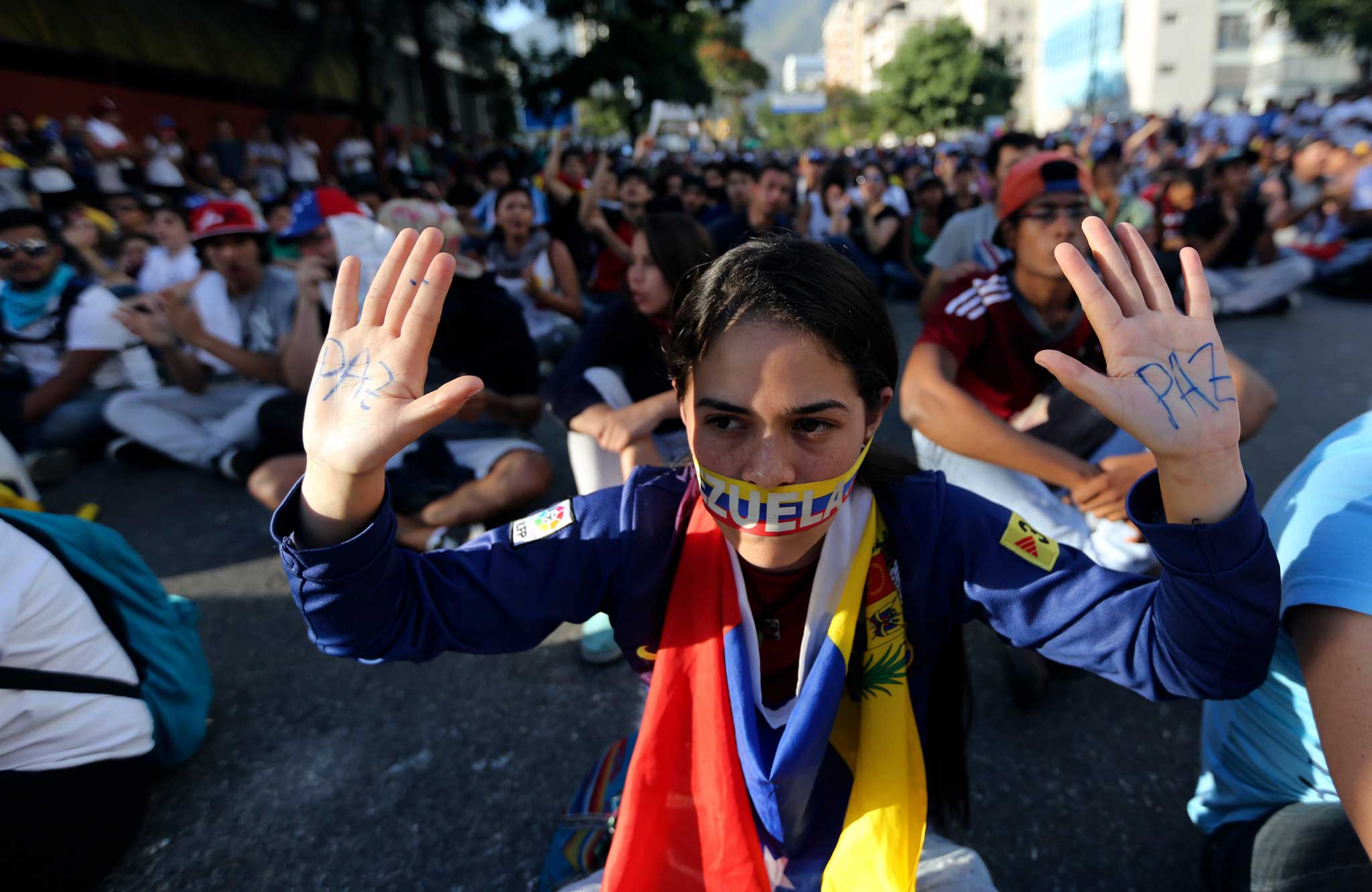  En Venezuela, policía reprime nueva protesta contra escasez