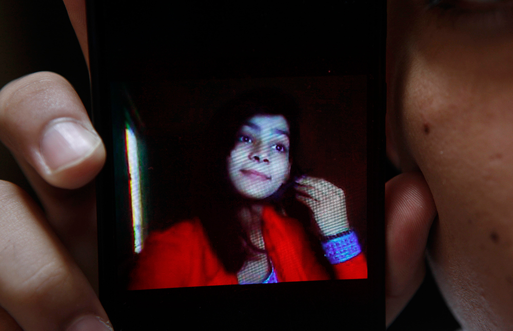  Mujer quema viva a su hija porque se casó por amor en Pakistán