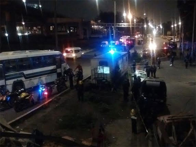  Pasajeros de camión linchan a delincuente en la México-Puebla