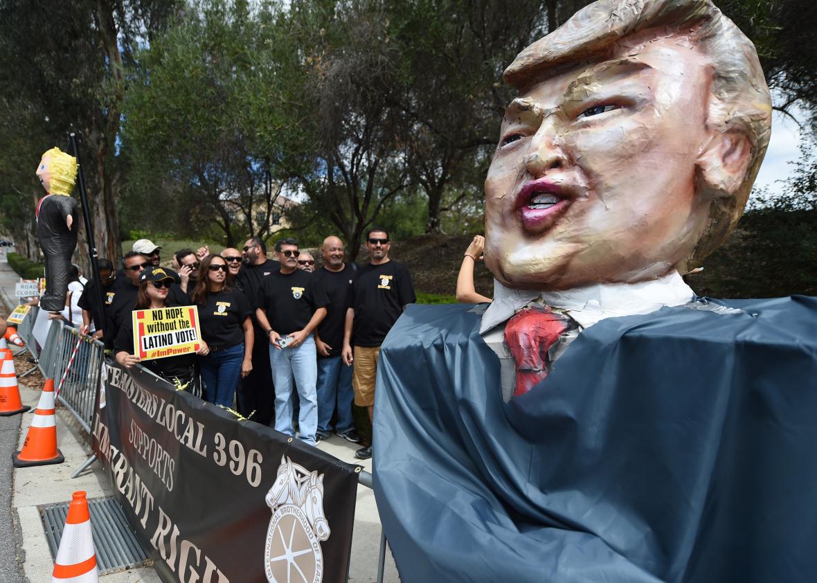  Se complica apoyo latino a Trump a cinco meses de comicios