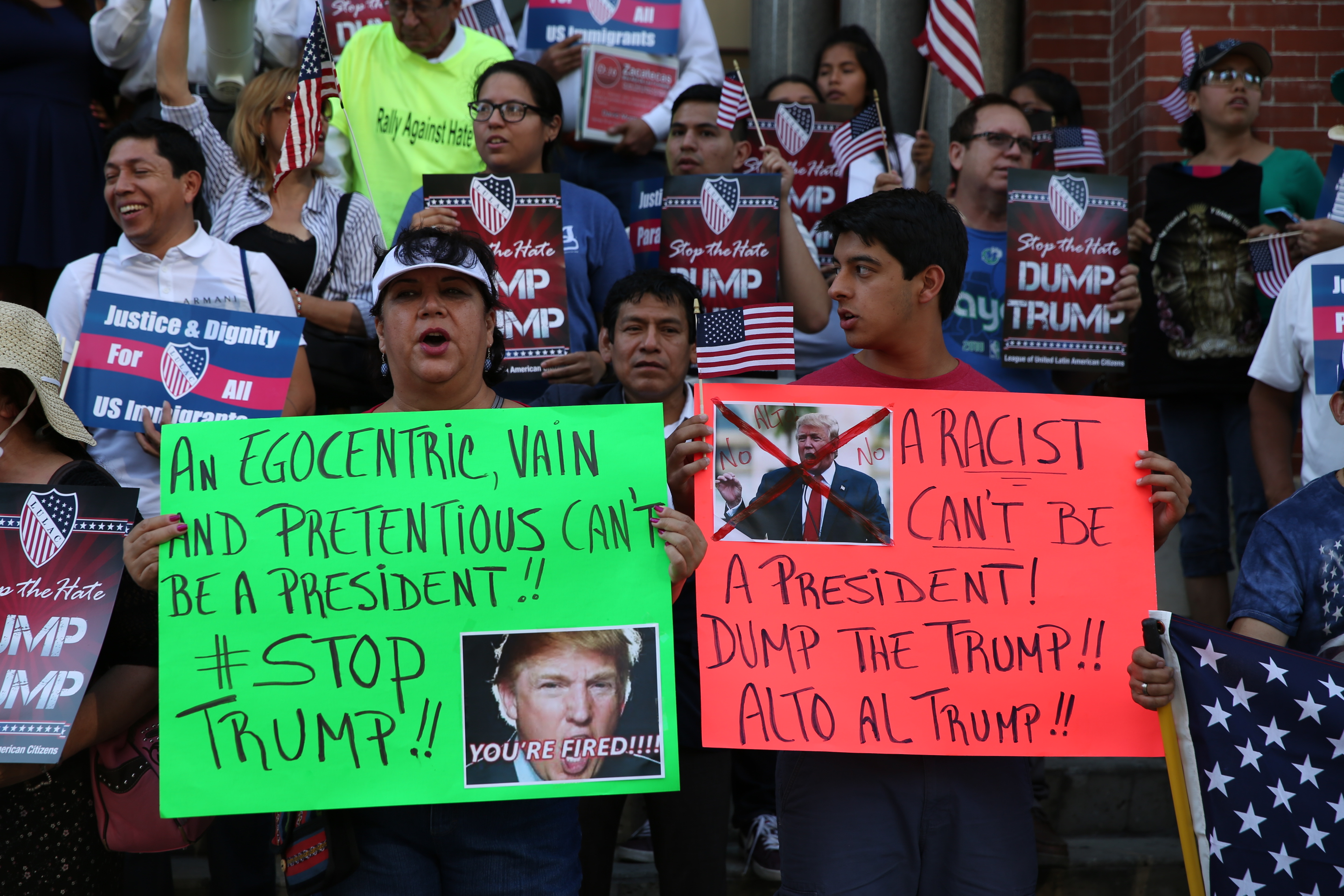  Trump enfrenta rechazo hispano en Dallas