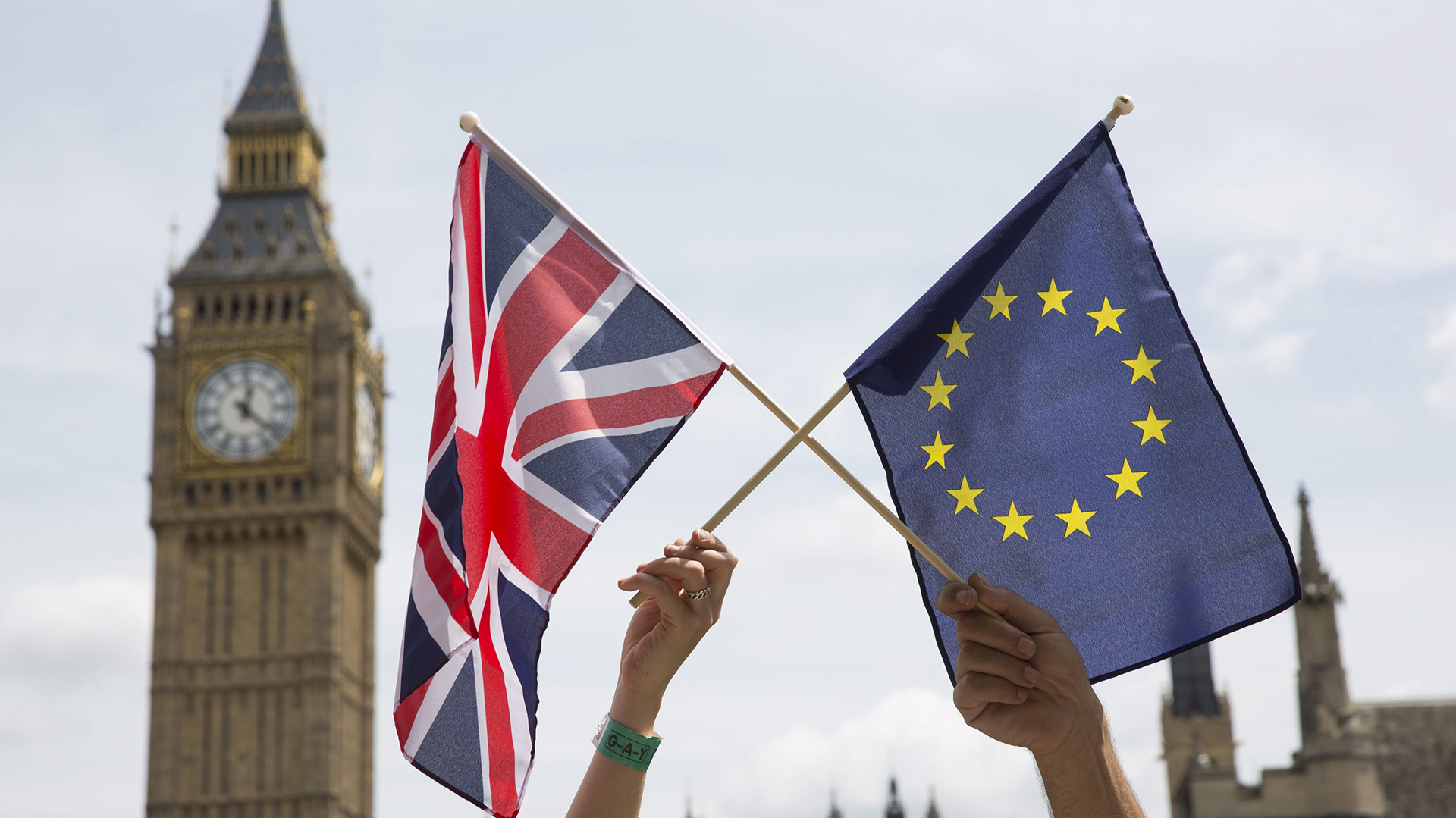  Brexit: Sale Reino Unido de UE; previenen efecto dominó