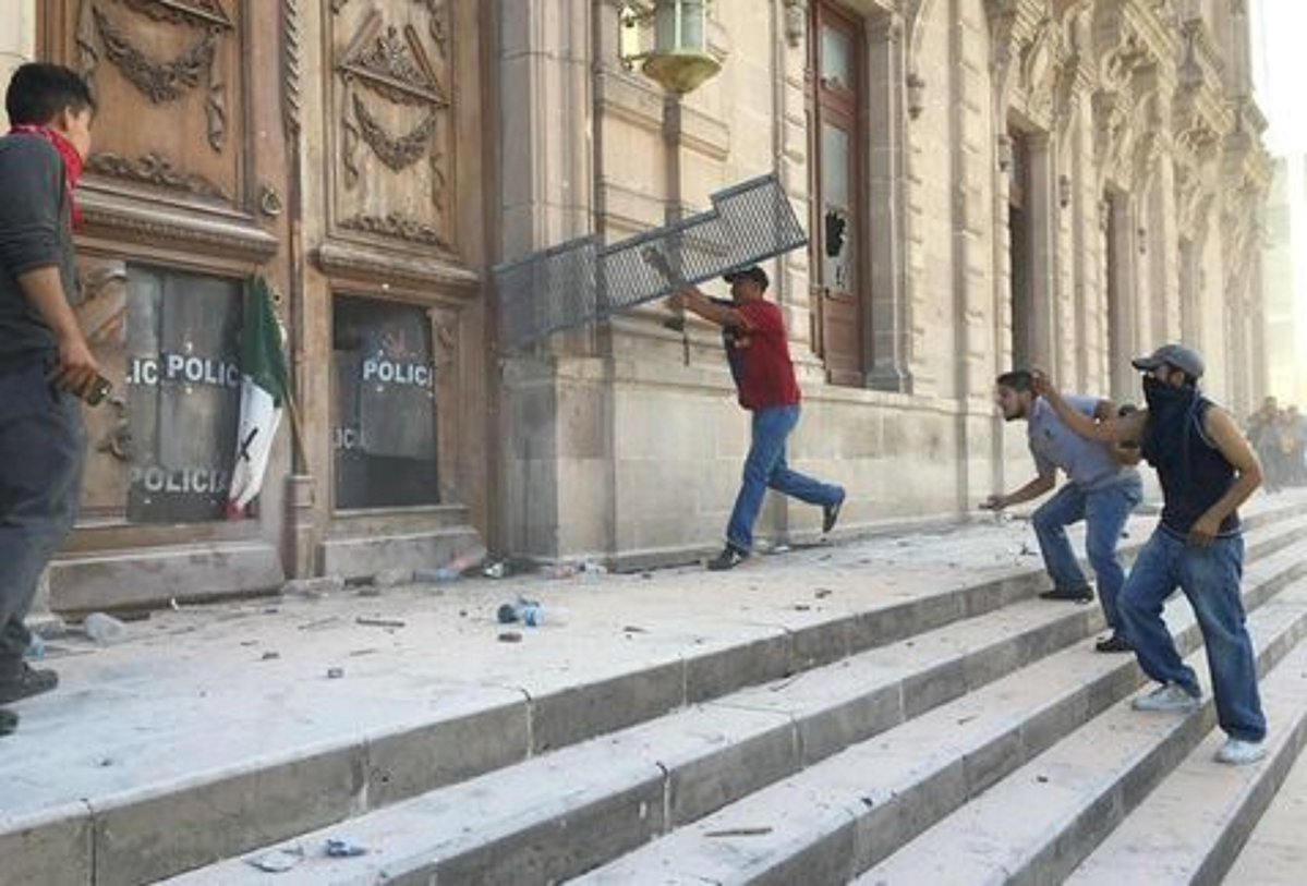  Tensión en Chihuahua tras protesta contra Duarte