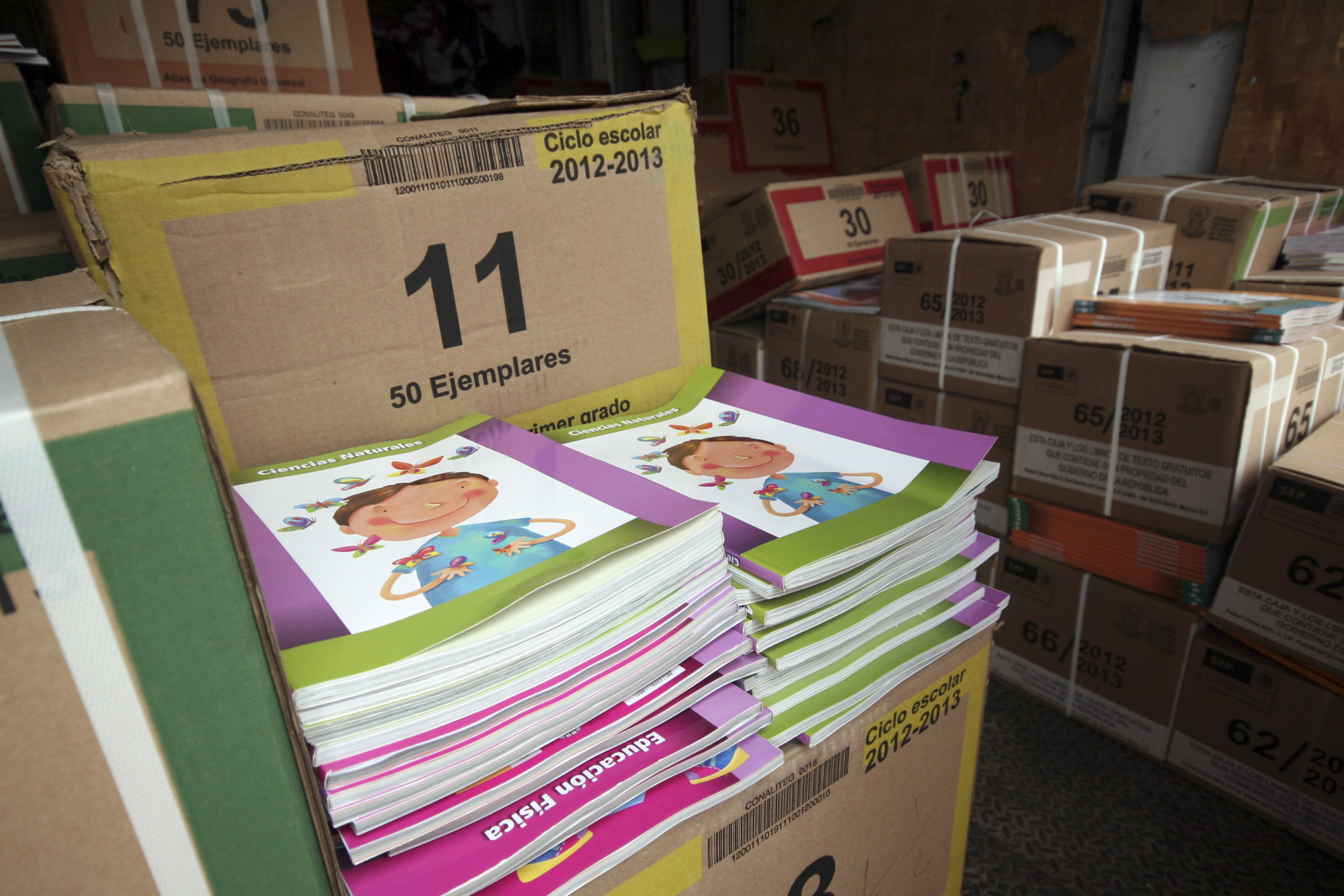  Bloqueos de CNTE paralizan entrega de libros de texto