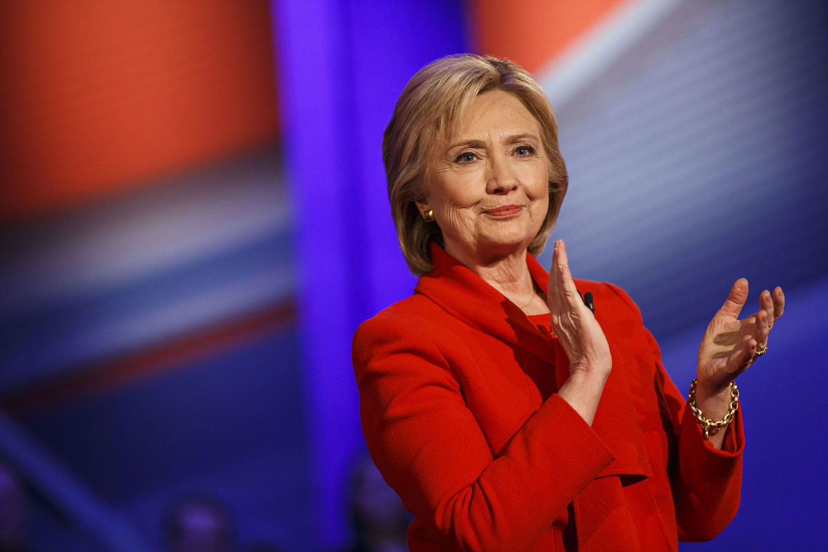  Clinton gana primarias en California y consolida nominación demócrata