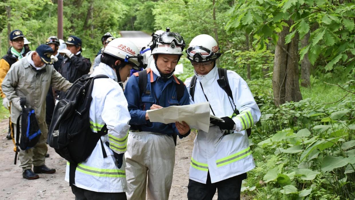  Encuentran vivo a niño japonés que fue abandonado como castigo en bosque