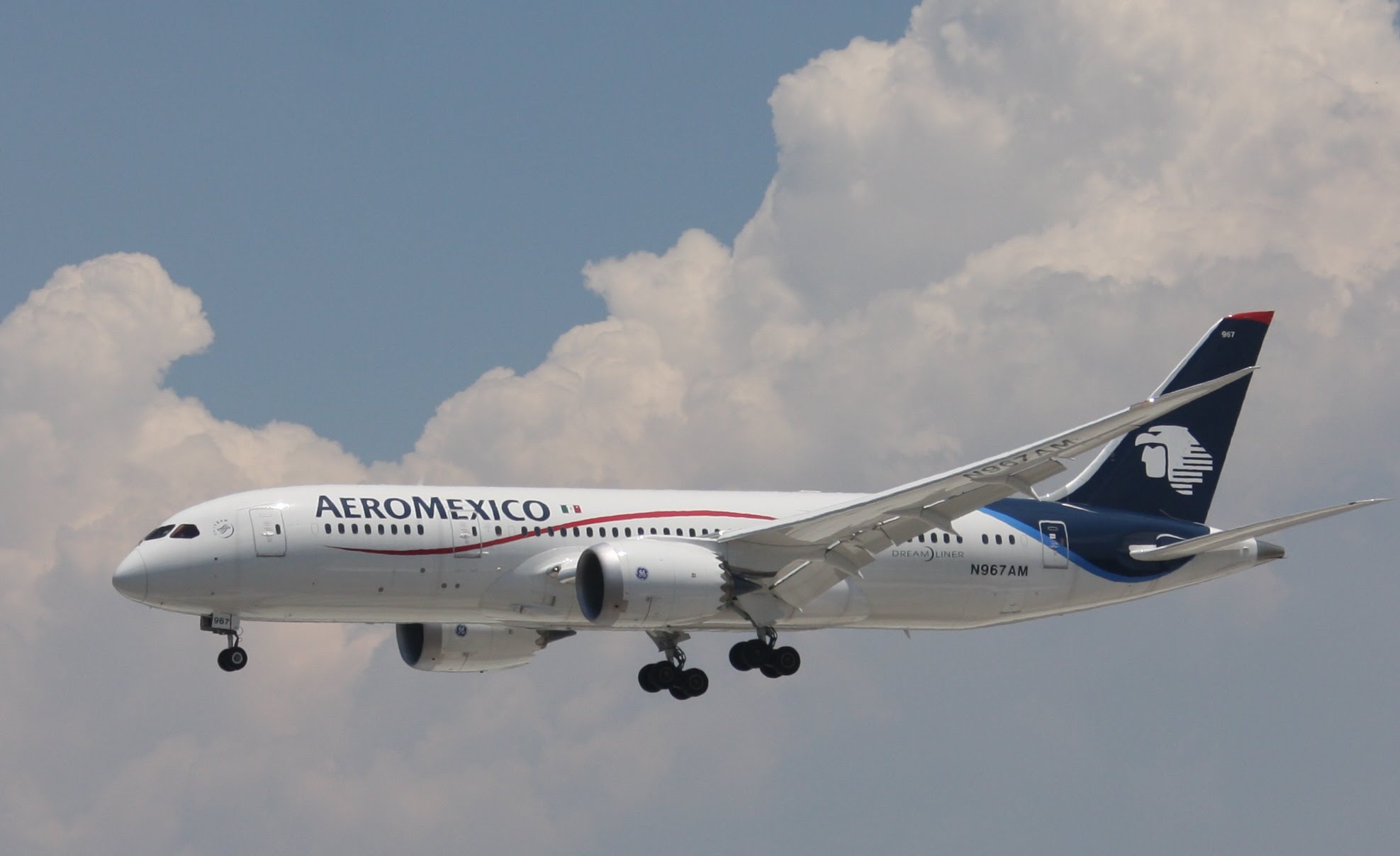  Aeroméxico suspende vuelos a Venezuela