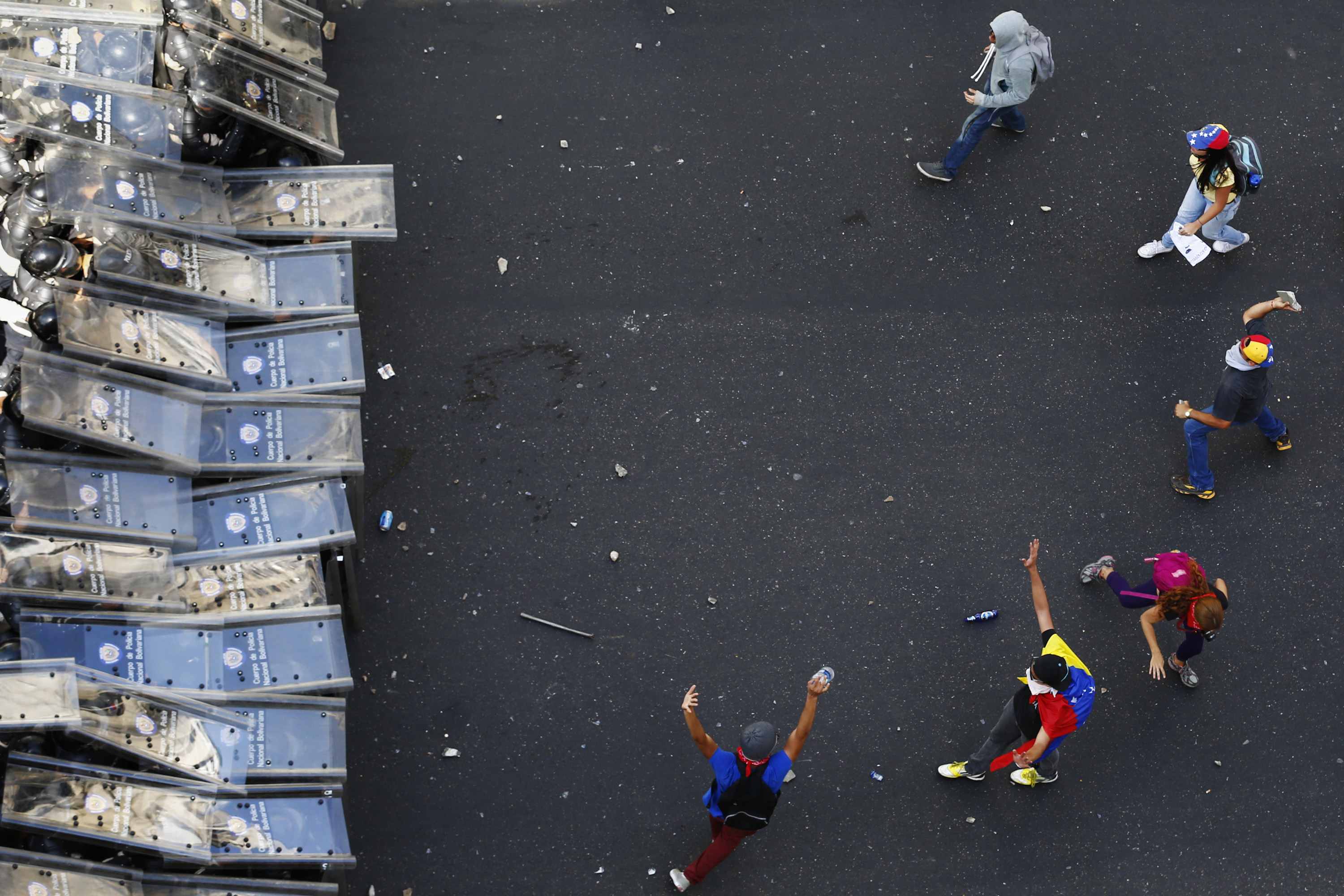 6 heridos y 400 detenidos por saqueos en Venezuela