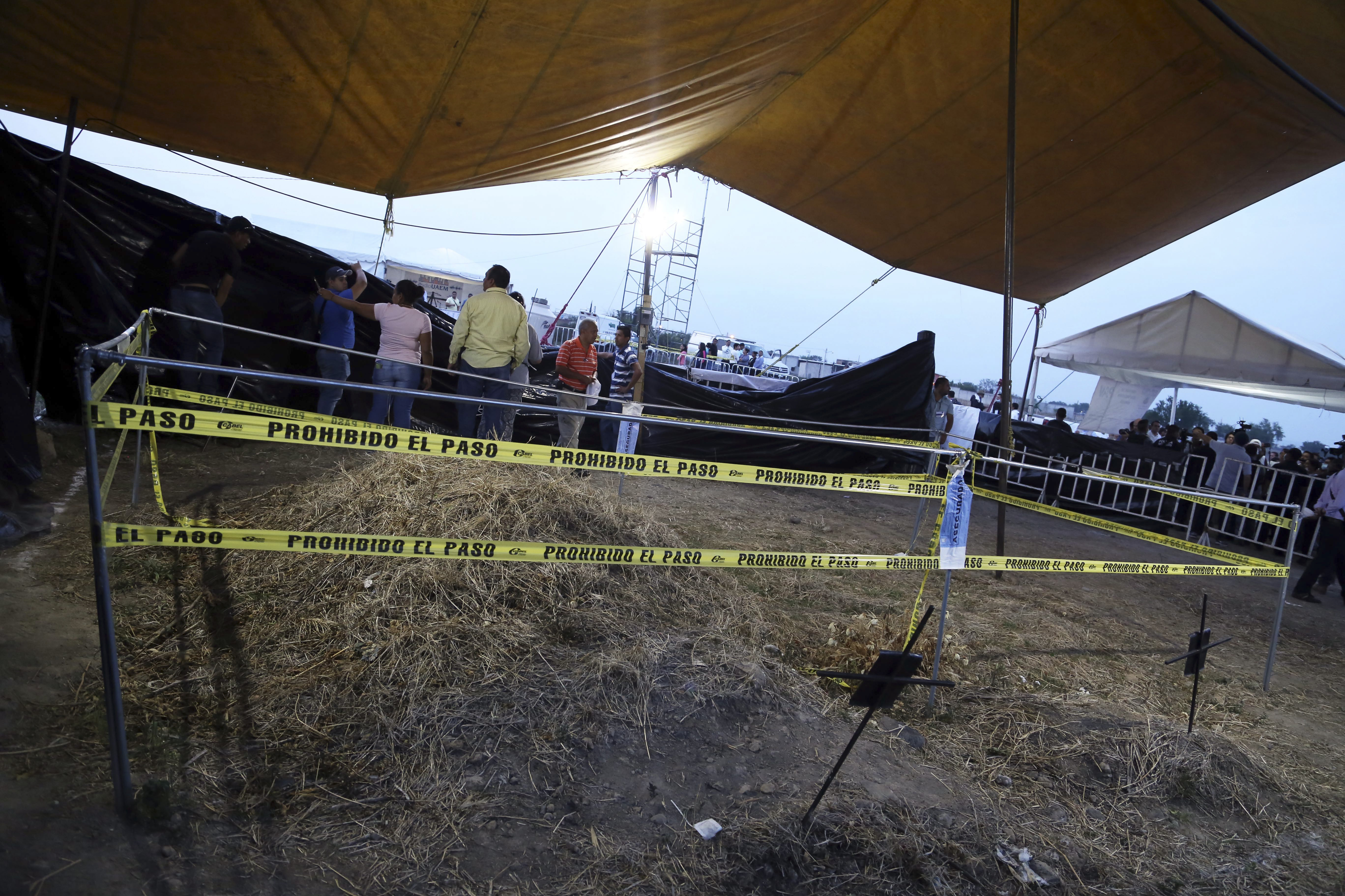  Organizaciones denuncian irregularidades en Tetelcingo; suman 84 cuerpos exhumados