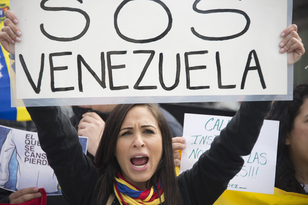 Gobierno amaga con despidos en Venezuela