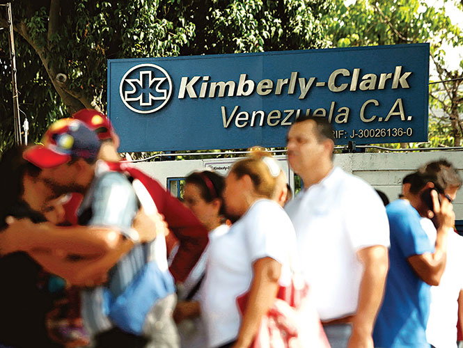  Kimberly-Clark frena operaciones en Venezuela