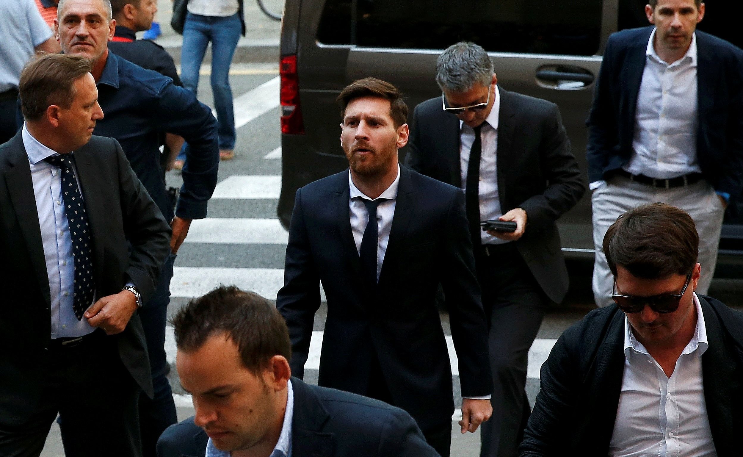  Justicia española condena a Messi y a su padre a 21 meses de prisión