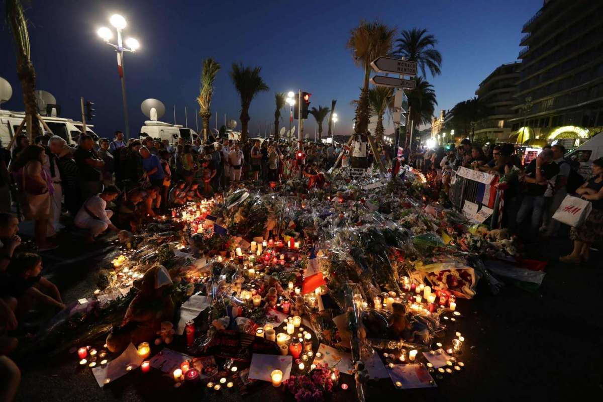  Terrorismo amenaza al vital sector del turismo en Francia
